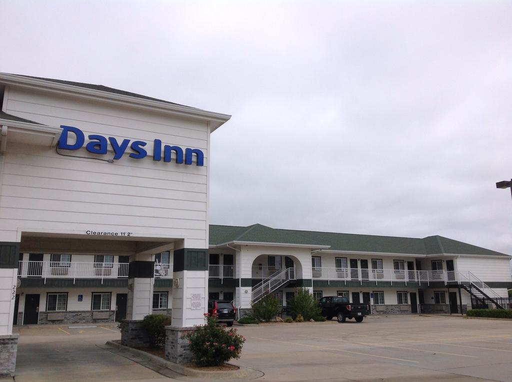 Days Inn By Wyndham Andover Exterior photo