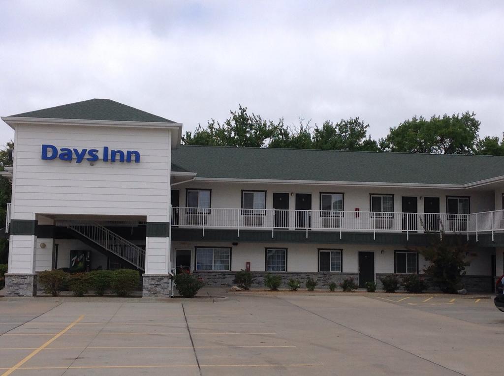 Days Inn By Wyndham Andover Exterior photo